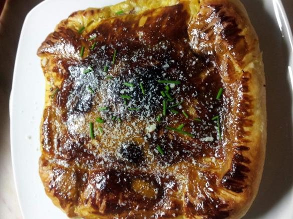 Empada de frango, alho francês e bacon