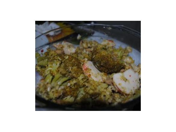 Brócolos com cogumelos e delícias do mar.