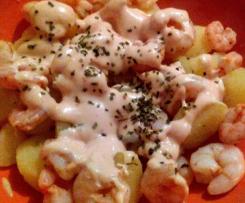 Salada de batata e camarão com molho cocktail
