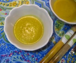 Creme de courgete com caril e açafrão