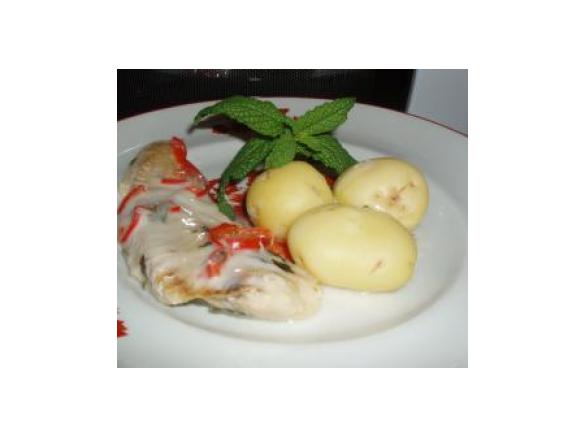 Filetes com pimentos vermelhos em molho bechamel (varoma)