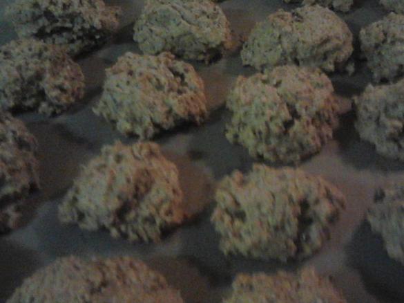 Bolinhos de cerais,figos.