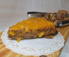 Bolo de claras com nozes e doce de ovos