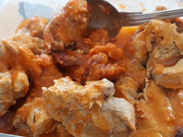 Lombinho de porco com molho de tomate