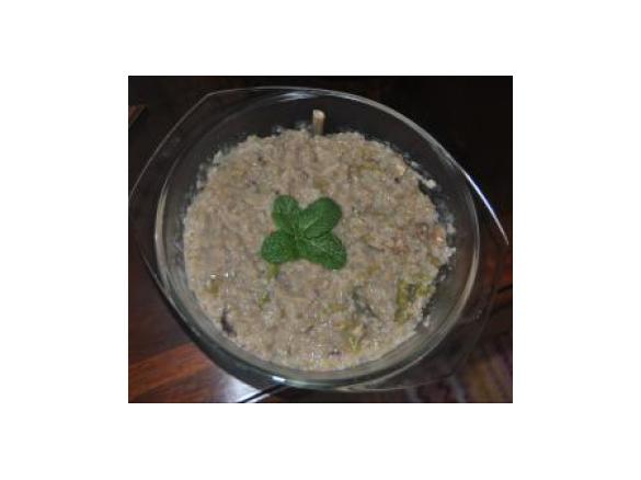 Risotto de espargos com nozes