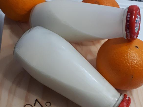 Iogurte líquido de laranja