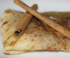 Crepes com maçã e canela