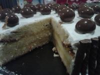 Bolo com recheio creme ovos